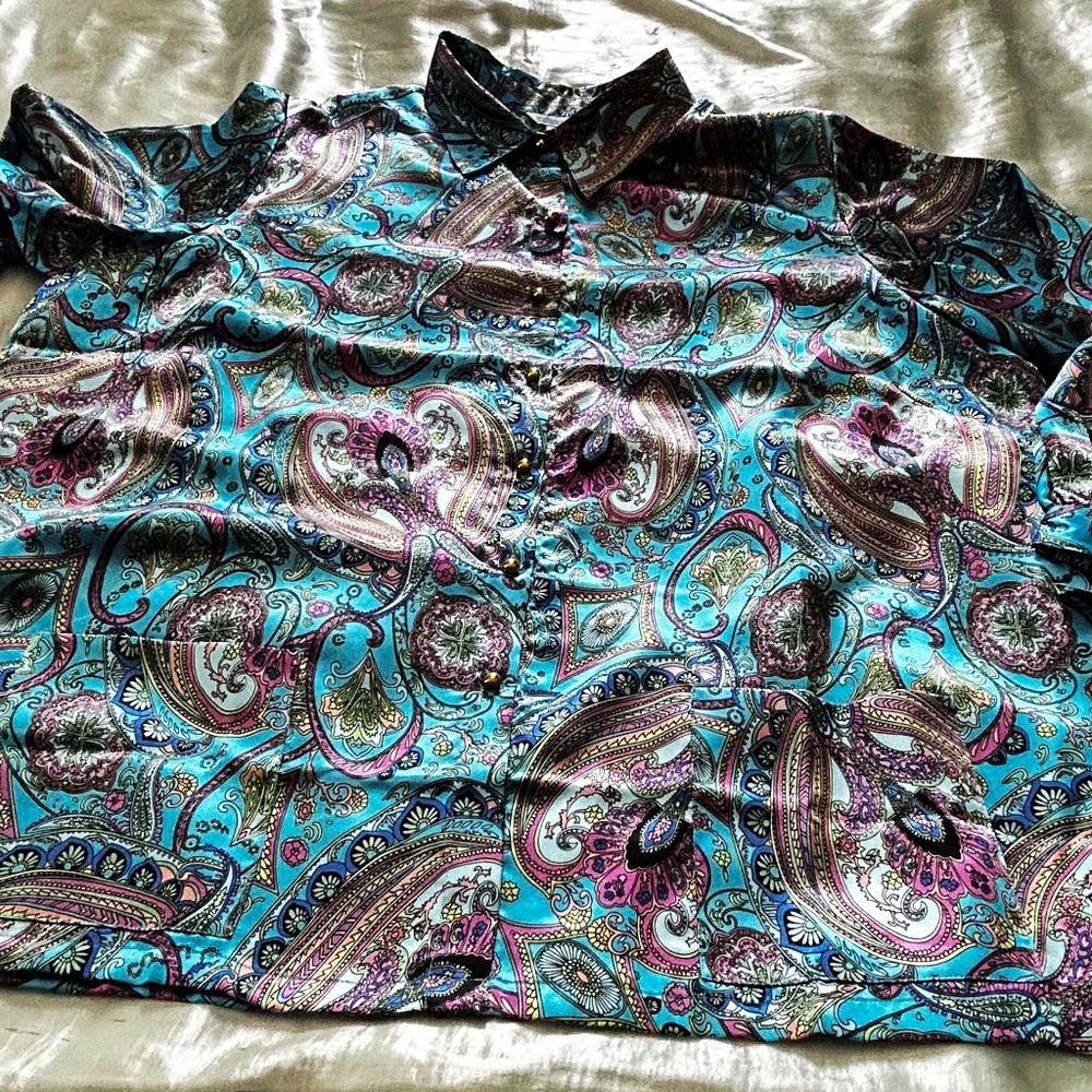 BLOUSE/JACKET, SILKY POLYESTER, COLOUR: BLUE PAISLEY MIX, SIZE 3X, LONG SLEEVES